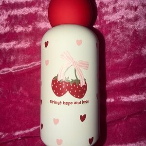 Strawberry and bow tumbler